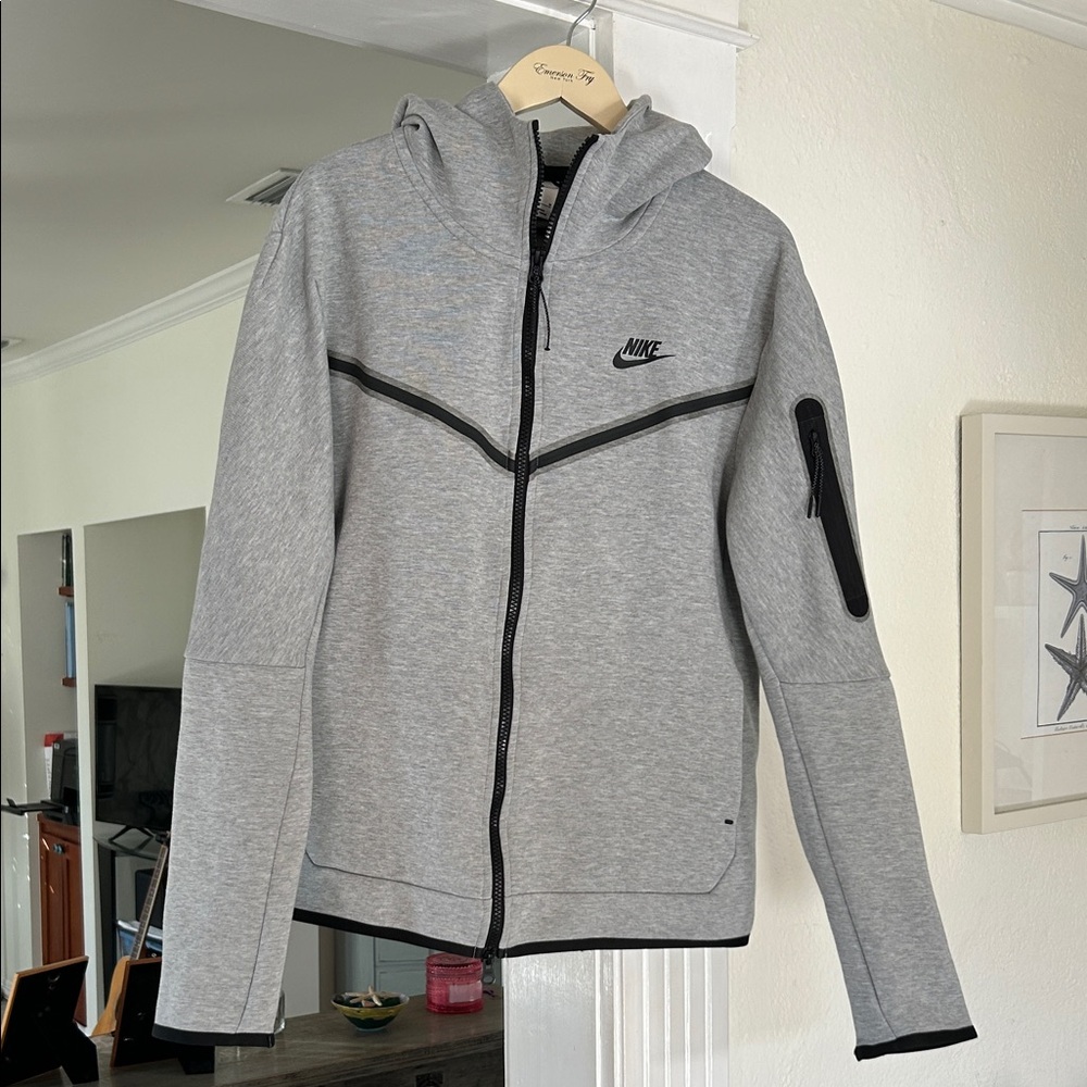 Nike Tech men’s Fleece Light Gray Full-Zip Hoodie
